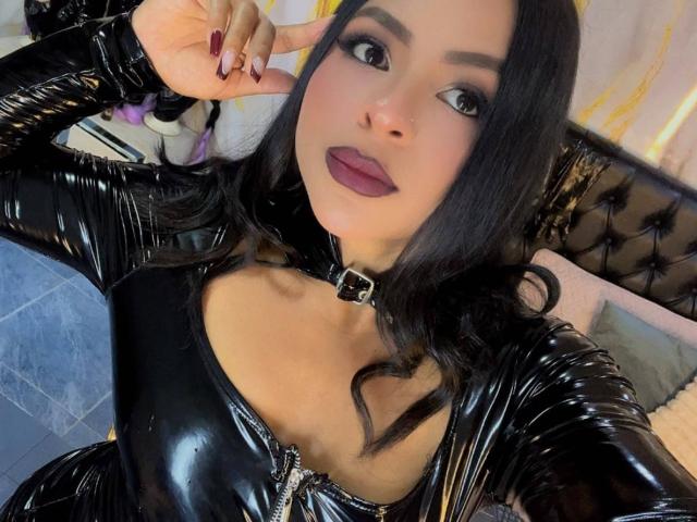 LindaFrancoo - Élő pornó és szexkamera - 30222488