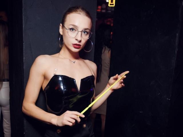 PetrinaRaven - Live sexe cam - 30223379