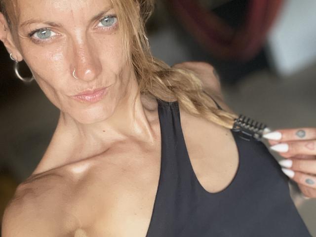 DaneeSoHot - Live porn &amp; sex cam - 30230831