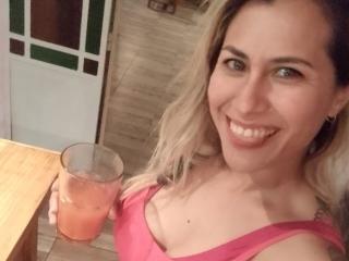 VickyLin Live Chat on XLoveCam