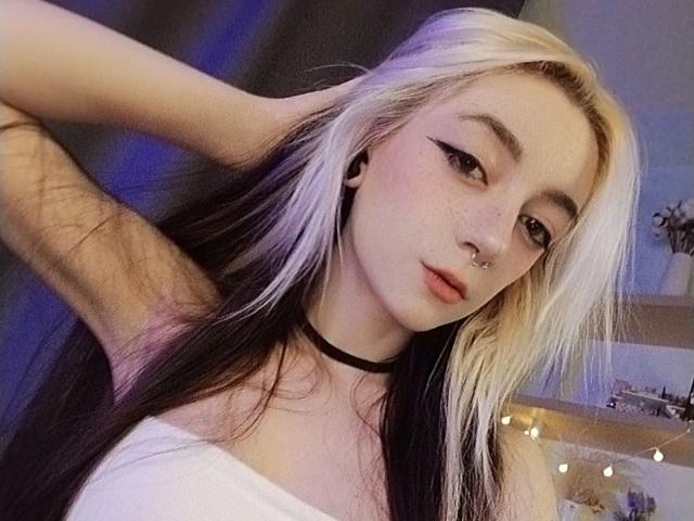 LiviaLariosa - Live Sex Cam - 30242591