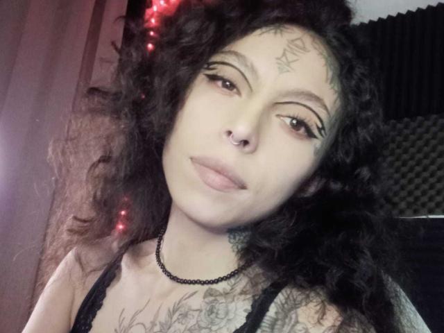 LaurieRzz - Live sex cam - 30246011