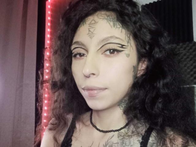 LaurieRzz - Live sex cam - 30246026