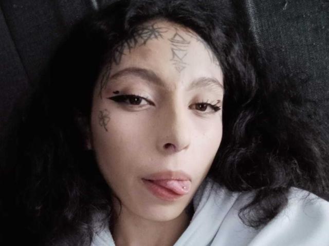 LaurieRzz - Live sex cam - 30246044