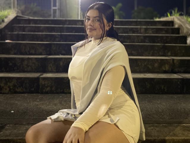 LaraJames - Élő pornó és szexkamera - 30253844