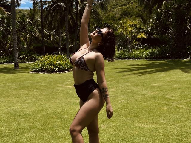 MedeaAllure - Live porn &amp; sex cam - 30277904
