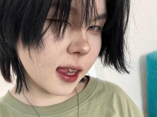 EvitaCorolis Live Chat on XLoveCam