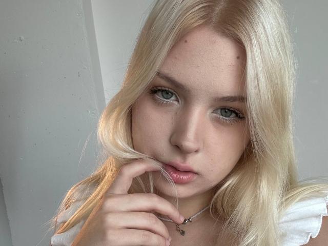 BelleGagnier - Live porn &amp; sex cam - 30279725