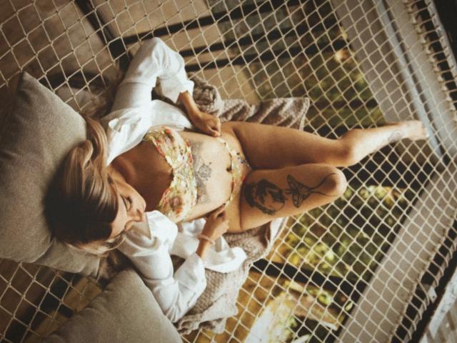 AlesziaRose - Élő pornó és szexkamera - 30283865