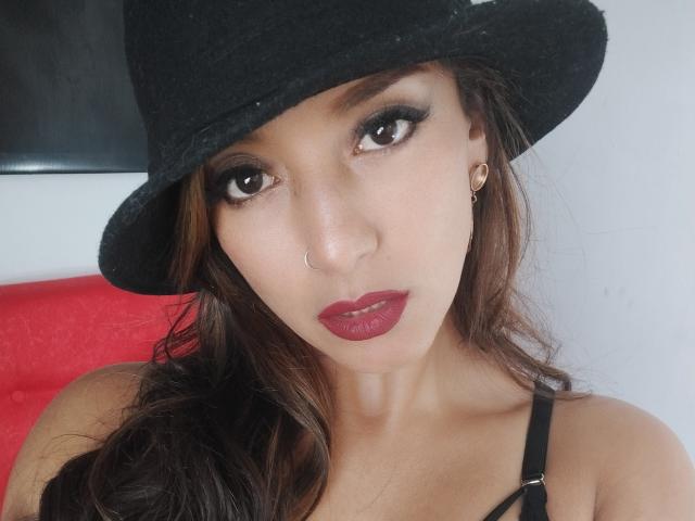HotCaroline69 - Live porn &amp; sex cam - 30296804