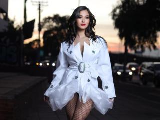 Live Chat with MisssMegan on XLoveCam