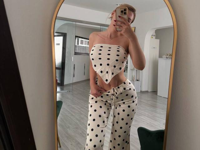 MillieHartwell - Live porn &amp; sex cam - 30314003