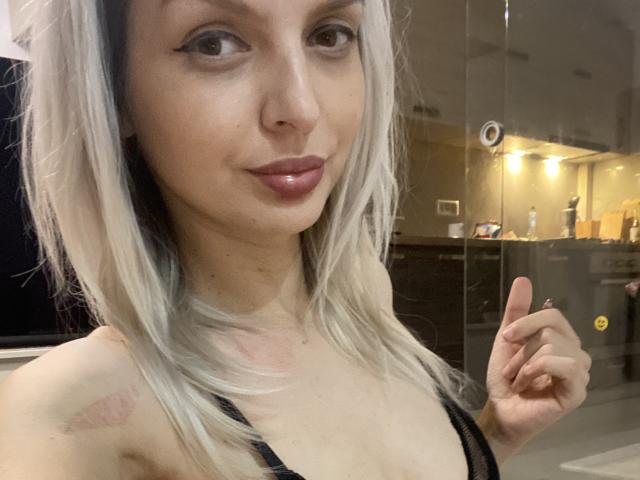 DouceAmelia - Sexe cam en vivo - 30316898
