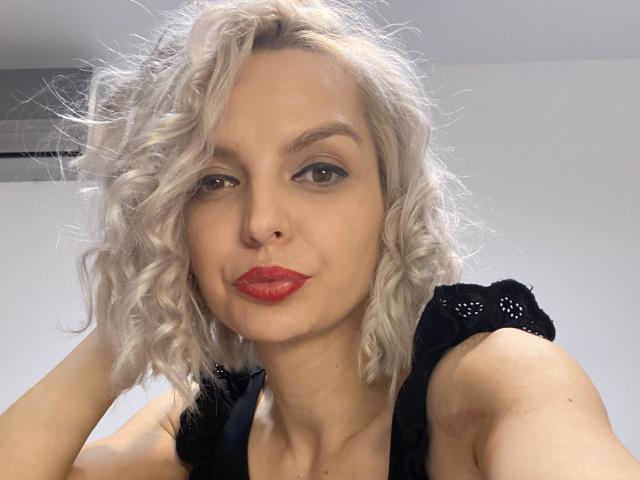 DouceAmelia - Sexe cam en vivo - 30316916