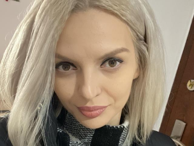 DouceAmelia - Sexe cam en vivo - 30317009