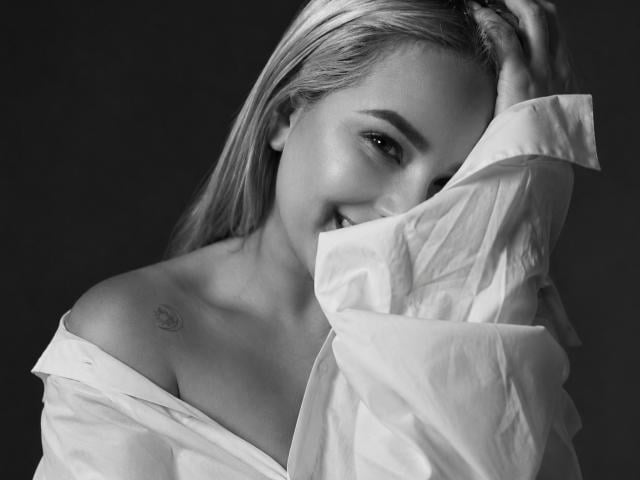 AshleyRossie - Live sex cam - 30326027