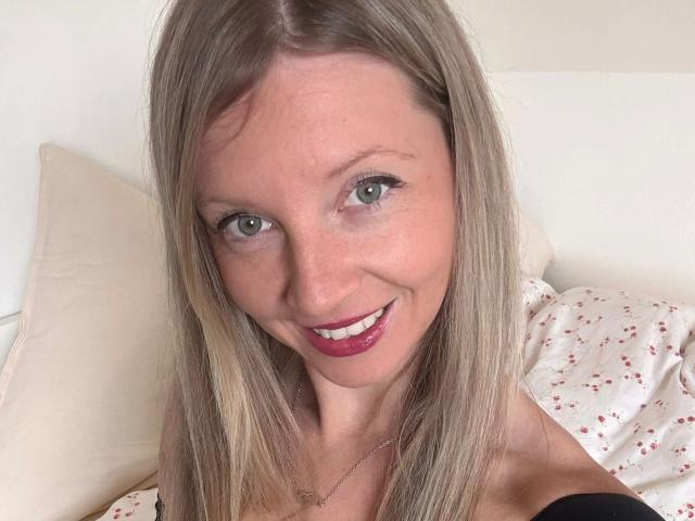 sweet-nina - Live Sex Cam - 30327995