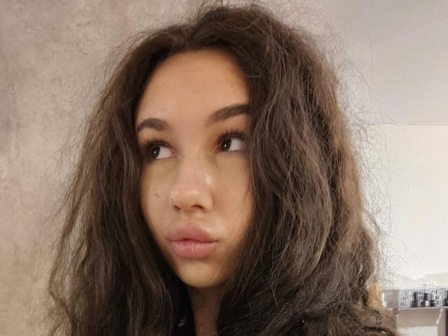 CheryLessly - Live porn &amp; sex cam - 30335567