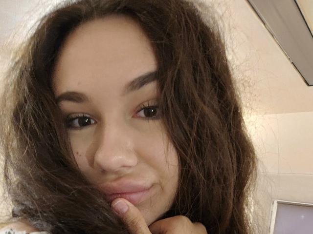 CheryLessly - Live porn &amp; sex cam - 30335570