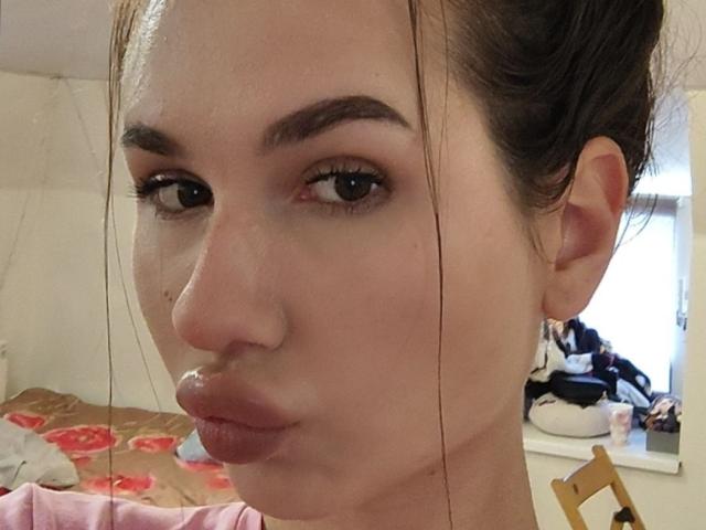 CheryLessly - Live porn &amp; sex cam - 30335573