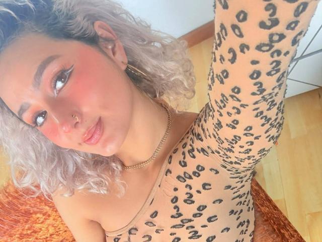 ElenaSaenz - Live porn &amp; sex cam - 30352286