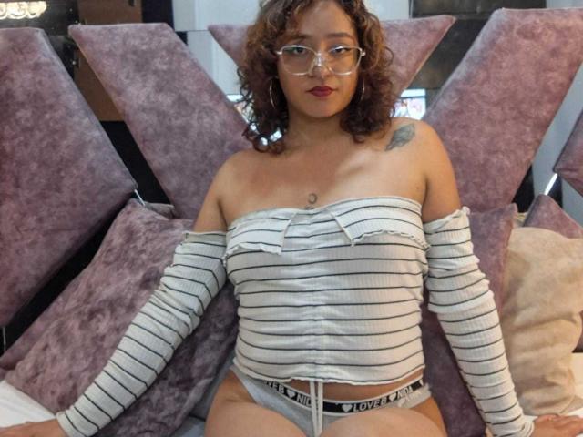 JulieSharp - Live Sex Cam - 30352676