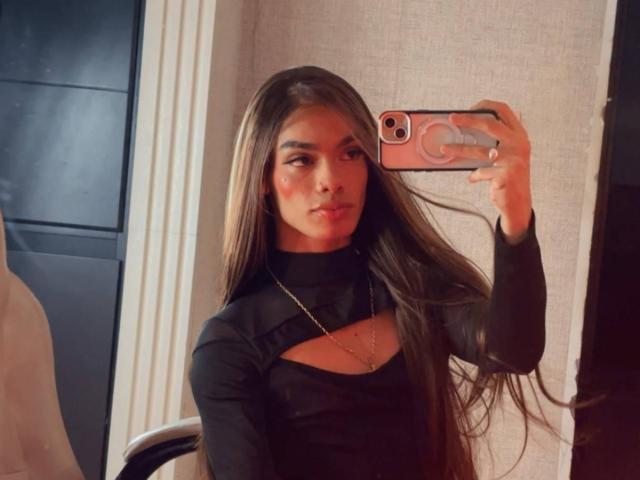 KarinaLore - Live Sex Cam - 30353192