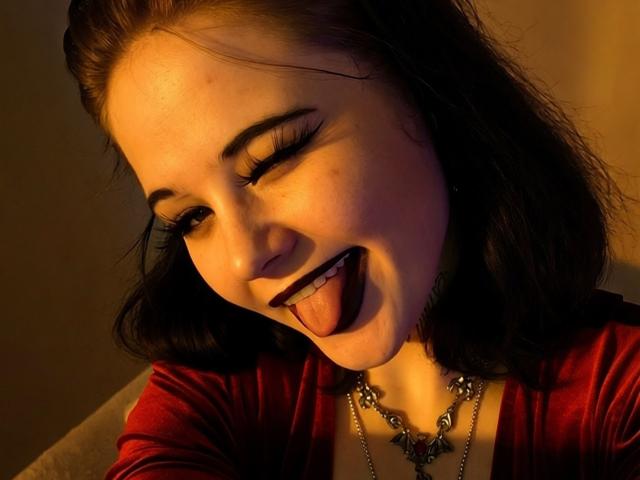 NikkiKisss - Live sexe cam - 30358175