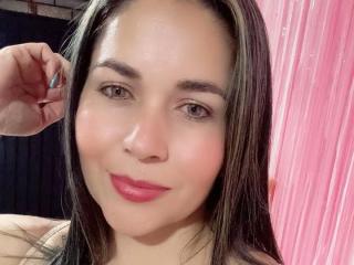 Nahoset Live Chat on XLoveCam