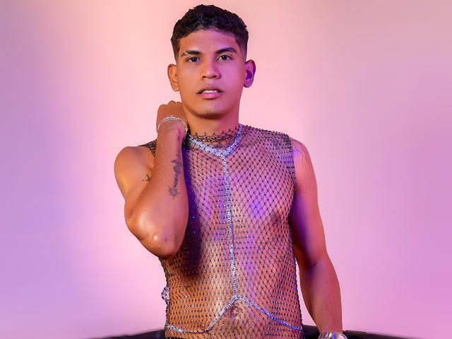 RoseAndDominic - Live porn &amp; sex cam - 30377225