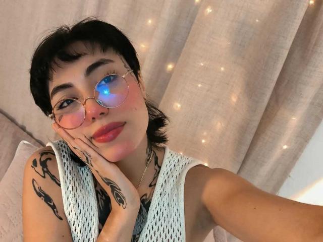 CleoZapata - Live sex cam - 30392225