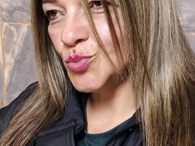 CarolMissx - Live Sex Cam - 30393401