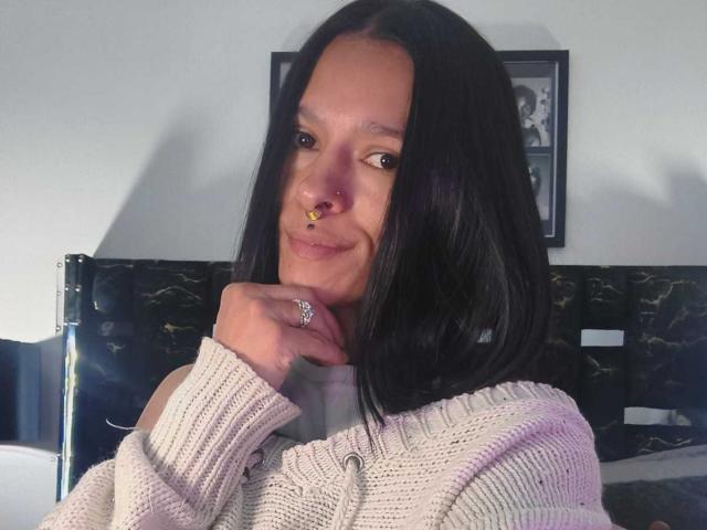 AmelieBlake - Live Sex Cam - 30394661