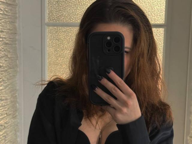 AnnieFiscal - Live porn &amp; sex cam - 30400943