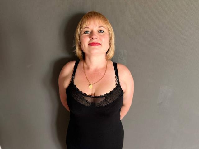 KiraSmiling - Live porn &amp; sex cam - 30401426