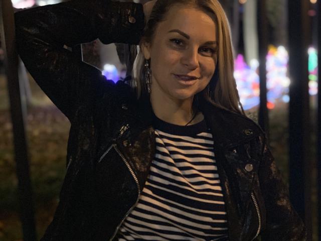 BelleLisaG - Live sex cam - 30407924