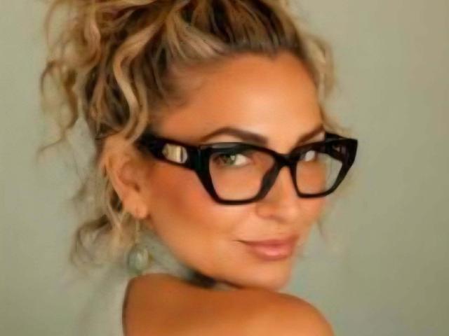 ChaudeEvely - Live sex cam - 30409850