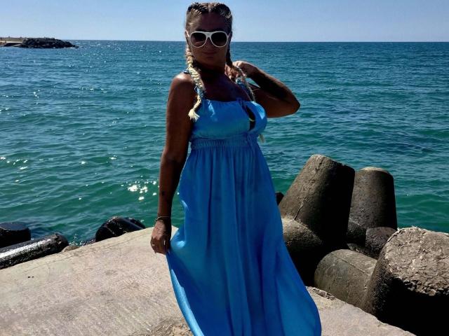ChaudeEvely - Live sex cam - 30409877
