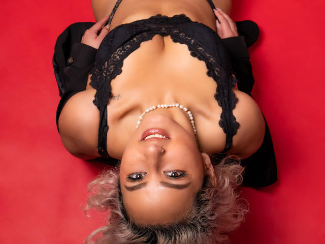 ElenaSaenz - Live Sex Cam - 30415487