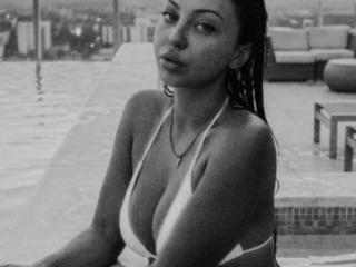 MaddisonCoast Live Chat on XLoveCam