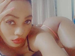 Live Chat with Wizah on XLoveCam