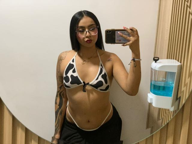 ChloeMoretti - Live Sex Cam - 30424346