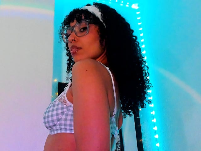 NickiBloom - Sexe cam en vivo - 30442694