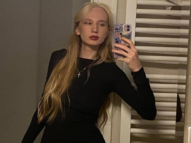 TimikaKoetter - Live porn &amp; sex cam - 30444011
