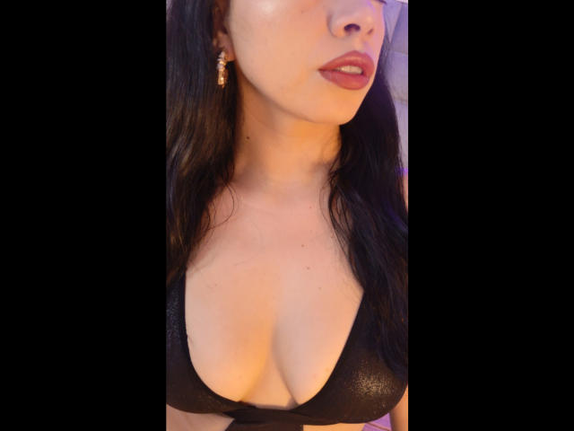 LindaMancini - Live porn &amp; sex cam - 30447773