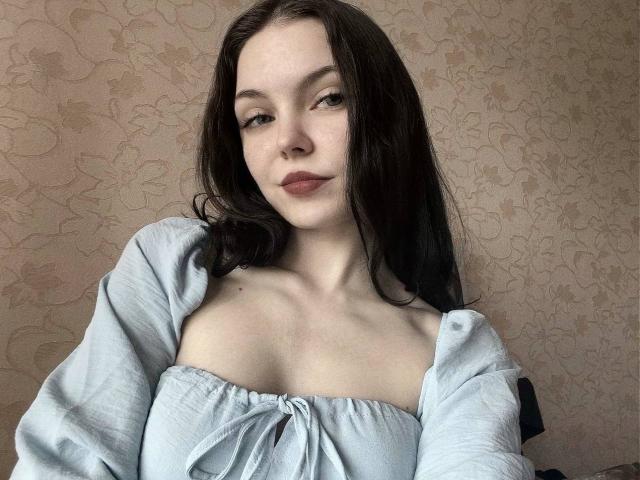 AvrilBeaudine - Live Sex Cam - 30449339
