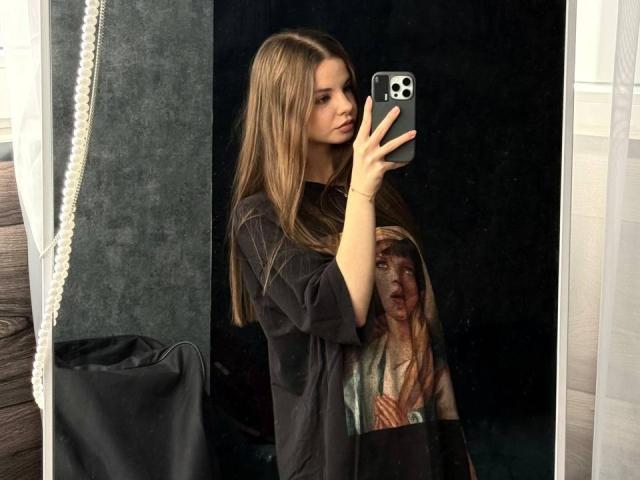 EllaBurgoyne - Live porn &amp; sex cam - 30455333