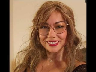 Live Chat with HadeAmores on XLoveCam