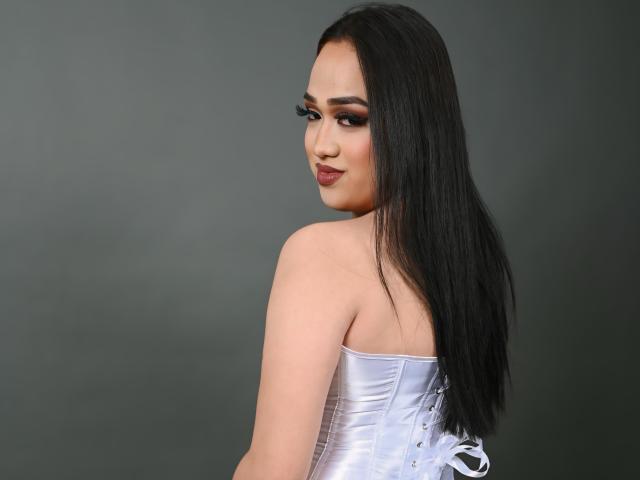 AmaraHugeCock - Live sex cam - 30457361