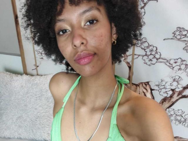 KiaraKamau - Sexe cam en vivo - 30473021
